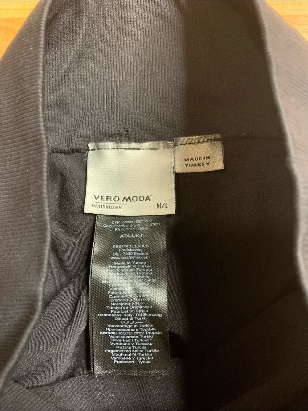 Vero Moda Black Seamless High-Waisted Leggings - Size M/L - Picture 4 of 9
